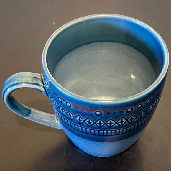 Threshold KINGSLAND Two-Toned Blue Stoneware Mug with Embossed Geometric Design - Picture 7 of 11
